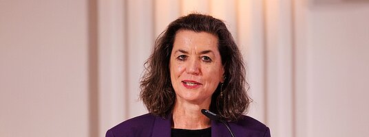 Dr. Sabine Hepperle vom BMWK am Rednerpult